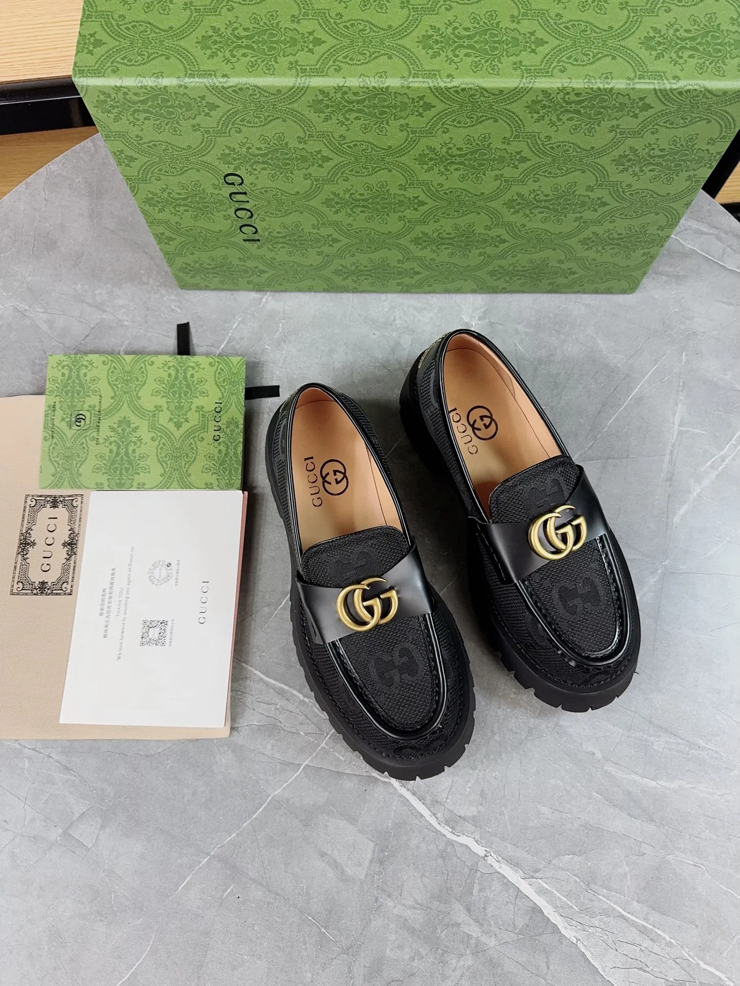 👟👟Ex-factory price 520👟👟Gucci2023 new model, double GG groove thick-soled Loaf platform shoes. The original version is made 1:1. Super beautiful quality, classic model at the counter. ❶Upper: original open edge beaded cowhide ❷Inner lining: water-dyed cowhide ❸Feet: water-dyed cowhide ❹Outsole: ultra-light original sole ❺thick sole heightening: 3.5cn ❻Packing: original packaging ❼Number: 35-42 (41 41 customized, non-returnable) Men's model: 38-46 (45, 46 customized, non-returnable)